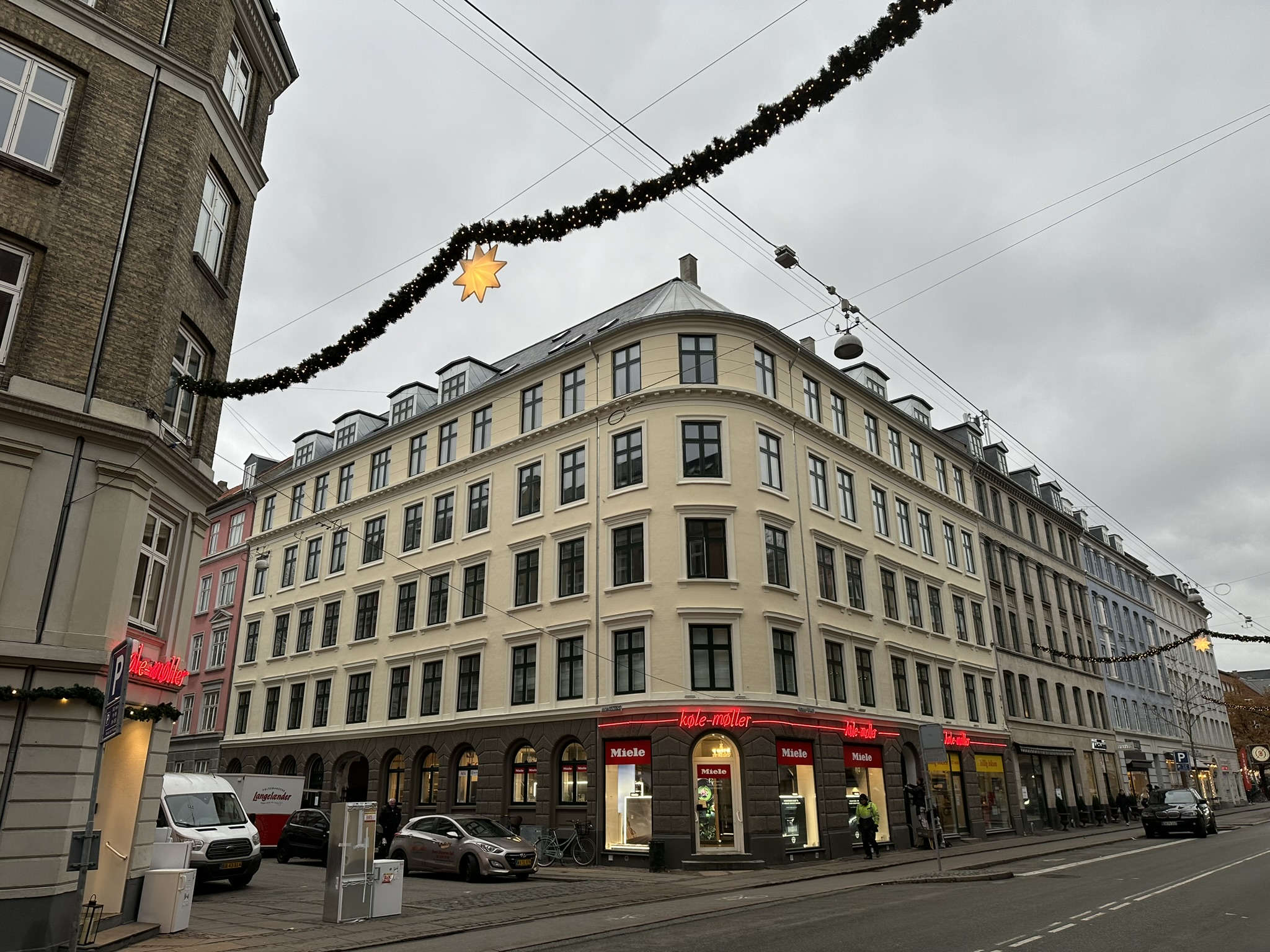 Mange fine detaljer på ejendom på Frederiksberg